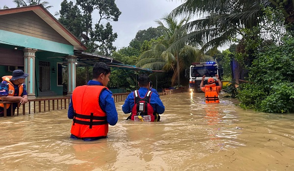 Jumlah penduduk terjejas banjir di tujuh negeri menurun pagi ini