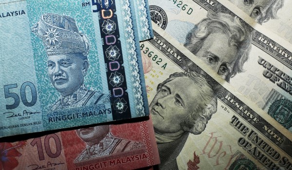 Ringgit dibuka tinggi berbanding mata wang utama, kecuali dolar AS