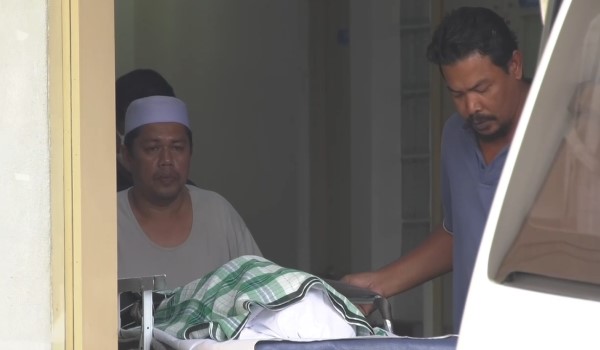 Selepas abang, adik pula meninggal dunia termakan keropok mengandungi racun