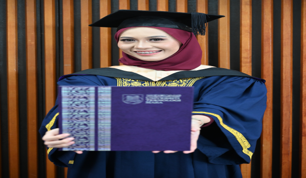 Nur Ain akhirnya genggam ijazah walau diuji pelbagai dugaan hidup