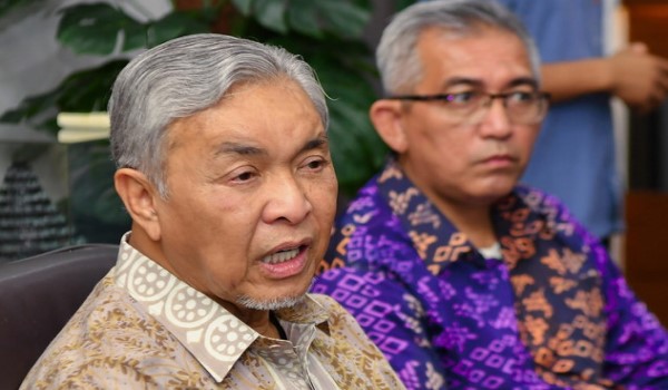 Institusi TVET terima enam kereta elektrik buatan China – Zahid