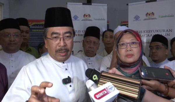 Kampung Baru kekal sebagai hak orang Melayu – Johari Ghani