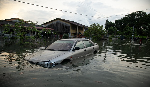 Hujan lebat di Ipoh, beberapa rumah dinaiki air