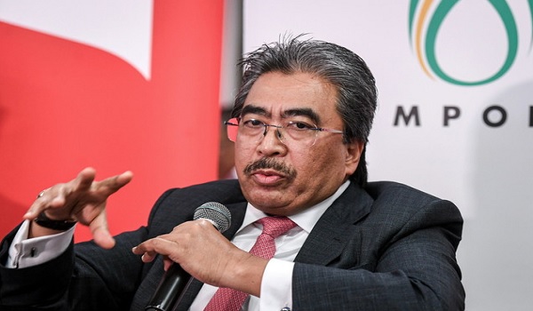 Johari Ghani mulakan lawatan rasmi ke Pakistan, rasmikan PEOC