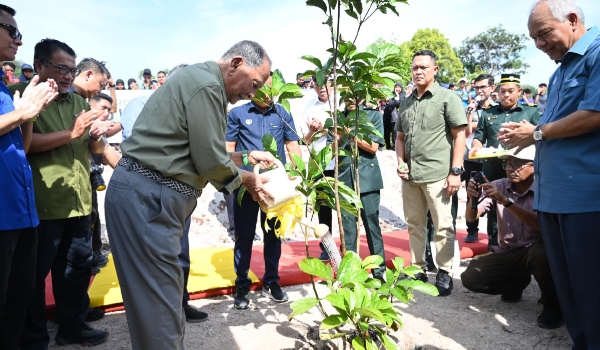 Sultan Kedah lancar projek tanam 2 juta pokok