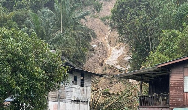 Enam dikhuatiri tertimbus dalam tanah runtuh di Miri