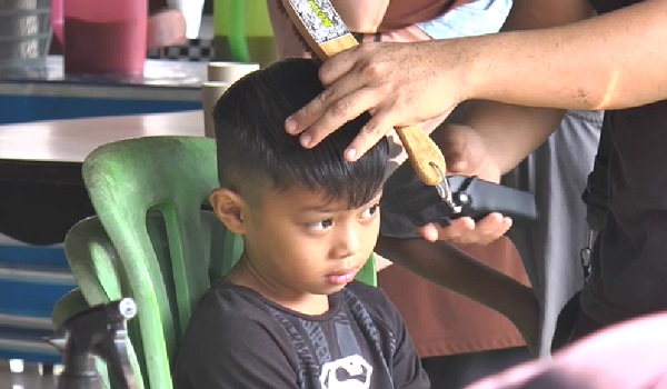 99 murid di Klang sertai program gunting rambut percuma