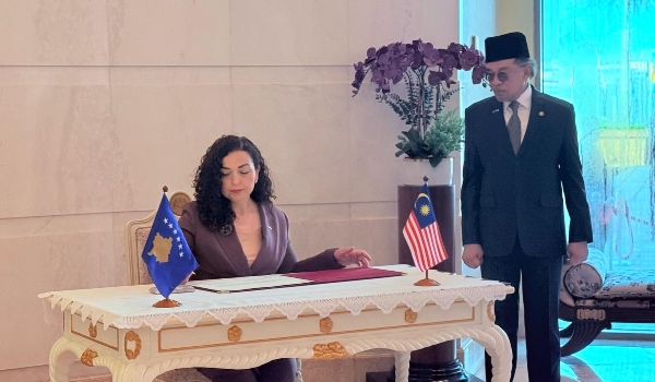 Presiden Kosovo diberi sambutan rasmi, Anwar terima Anugerah 'Order of Independence'
