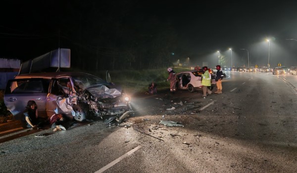 Budak 10 tahun maut, 10 lain cedera nahas 3 kenderaan di Kota Tinggi