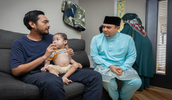 PM HULUR SUMBANGAN KEPADA KANAK-KANAK HIDAP SAKIT JANTUNG