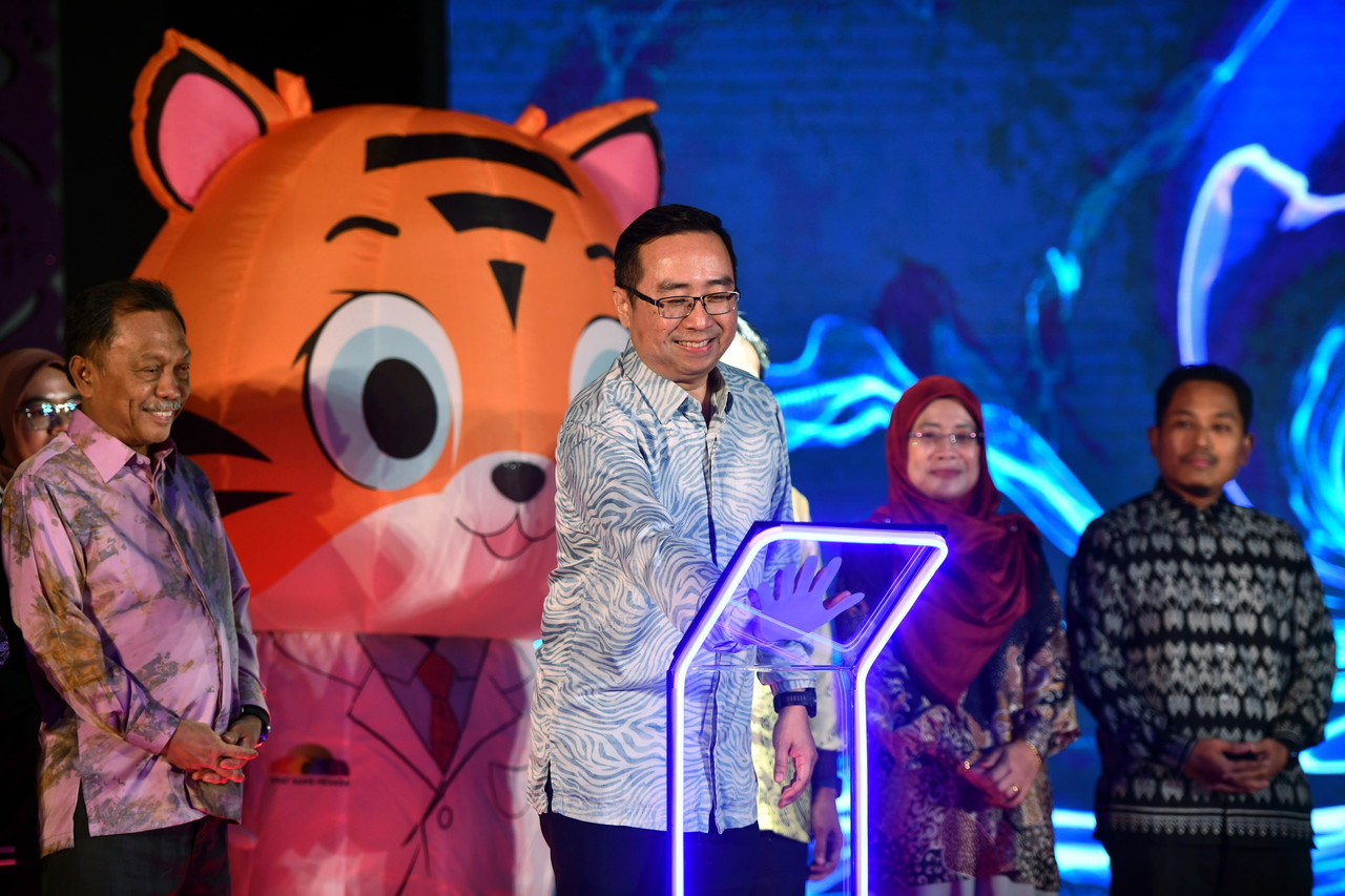 Kembara Sains Borneo 2025 dekatkan PSN  ke sekolah Sabah, Sarawak