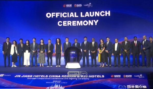 Majlis Menandatangani Perjanjian Persefahaman (MoU) dan Pengurusan Hotel antara RIYAZ International dan Jin Jiang International