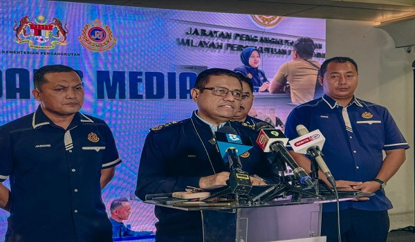 Ketua Pengarah JPJ, Datuk Aedy Fadly Ramli,  pada sidang media selepas menyempurnakan Majlis Peluncuran Pembayaran Tanpa Tunai Melalui Kaedah E-Dompet di Ibu Pejabat JPJ, di Putrajaya.