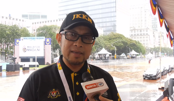 Ketua Pengarah Jabatan Kebudayaan dan Kesenian Negara (JKKN) Encik Mohd Amran Mohd Haris