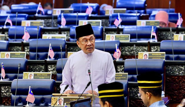 Perdana Menteri, Datuk Seri Anwar Ibrahim ketika sesi soal jawab di Dewan Rakyat menegaskan kerajaan MADANI tidak meminggirkan mana-mana negeri dalam aspek pembangunan. Foto- BERNAMA