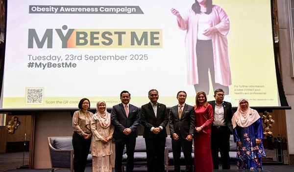 Datuk Seri Dr Dzulkefly (tengah) ketika merasmikan Kempen My Best Me di ibu negara. Foto Bernama