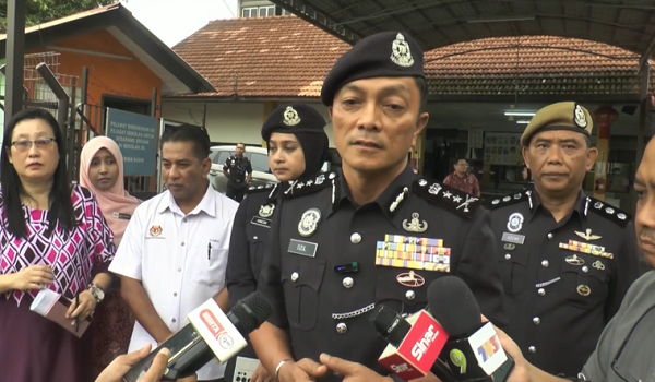 Ketua Polis Melaka, Datuk Dzulkhairi Mukhtar ketika ditemui media selepas mengadakan lawatan di sebuah sekolah di Bukit Baru, Melaka/RTM