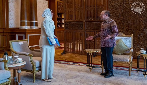 FOTO FB ANWAR IBRAHIM