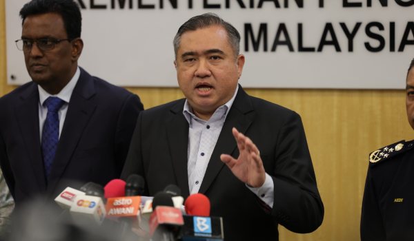 Gambar fail Menteri Pengangkutan Anthony Loke.