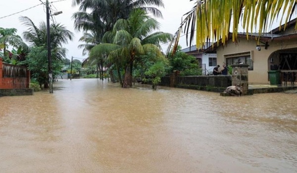  Sungai Lipis di Batu Malim, Raub berada pada paras amaran