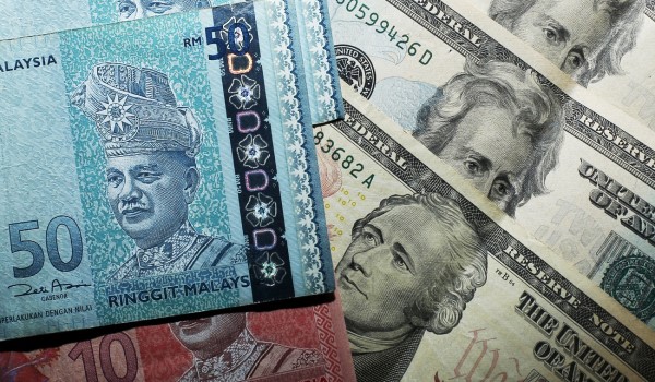 Ringgit dibuka tinggi berbanding dolar AS selepas BNM kekalkan kadar pada 3 peratus