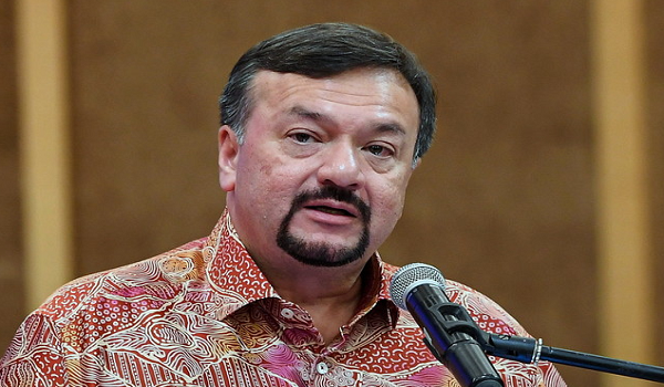 Menteri Kewangan II Datuk Seri Amir Hamzah Azizan