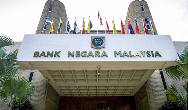Kadar jangka pendek dijangka kekal stabil hari ini berikutan operasi Bank Negara Malaysia (BNM) menyerap lebihan mudah tunai daripada sistem kewangan.