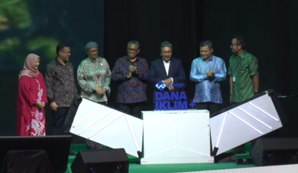 Menteri Perladangan dan Komoditi merangkap Menteri Sumber Asli dan Kelestarian Alam, Datuk Seri Johari Abdul Ghani melancarkan Dana Iklim+ di Pusat Konvensyen Kuala Lumpur,  hari ini