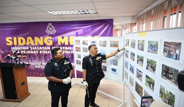 Timbalan Ketua Polis Perak, DCP Mohammad Azlin Sadari memaklumkan pada media mengenai Op Tapis Khas di Perak