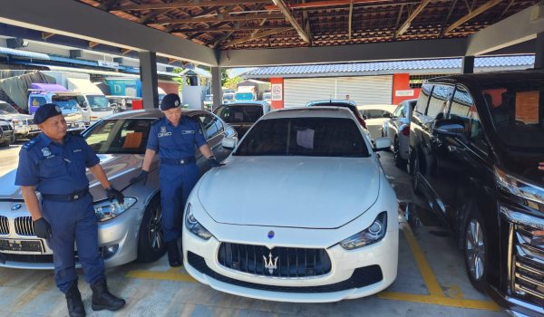 Rampasan kenderaan mewah pelbagai jenama dan model melibatkan cukai sebanyak RM6.38 juta