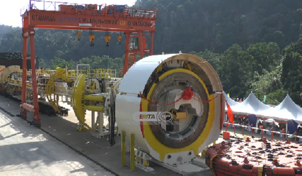 Mesin Pengorek Terowong Projek ECRL memudahkan pembinaan terowong berkembar Genting