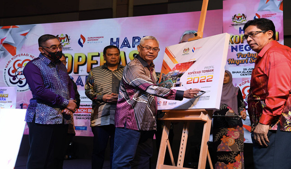KUSKOP lulus bantuan RM1.54 juta kepada koperasi di Selangor - Noh