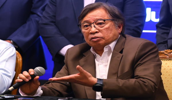Sarawak mulakan pengeluaran gas metanol Januari 2024