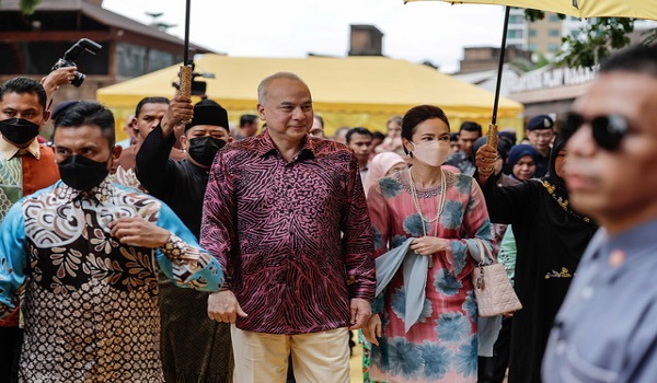 Sultan Perak, Raja Permaisuri Perak, berkenan berangkat ke sambutan TBC