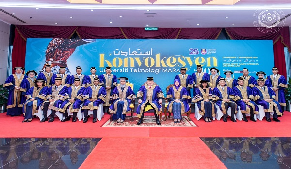 1311 TUANKU AZIZAH TERIMA IJAZAH 2