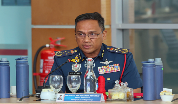 2007 REAX KP BOMBA KEBAKARAN MANUSIA 2