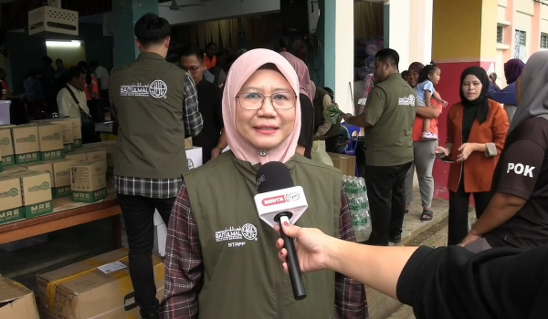 Ketua Bahagian Tabung Baitulmal Sarawak (TBS) Cawangan Miri, Marini Juraibi ketika ditemubual wartawan RTM di Pusat Pemindahan Sementara (PPS) Dewan Serbaguna SMK Bekenu