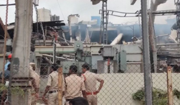 3006 LNR LETUPAN KILANG DI INDIA 2.JPG