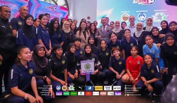 2507 SKN LIGA WANITA FAM 4