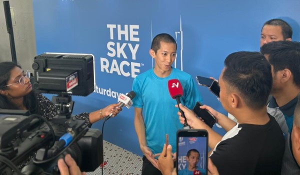 3007 SKN WAI CHING SKY RACE 118 3