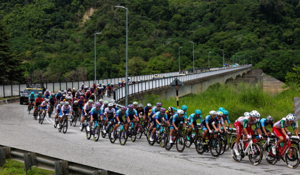 3009 POLIS TUTUP JALAN LTDL 2