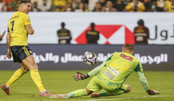 2411 SKN LNR RONALDO BICYCLE KICK 2