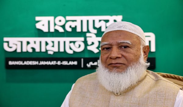 Shafiqur Rahman, Presiden Jamaat-e-Islami, bergambar selepas temubual dengan agensi berita Reuters di Dhaka, Bangladesh/REUTERS