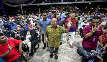Menteri Besar Perak Datuk Seri Saarani Mohamad ketika hadir pada Sambutan Ambang Tahun Baharu 2026 Peringkat Negeri Perak di Bulatan Sultan Azlan Shah, Meru, malam tadi