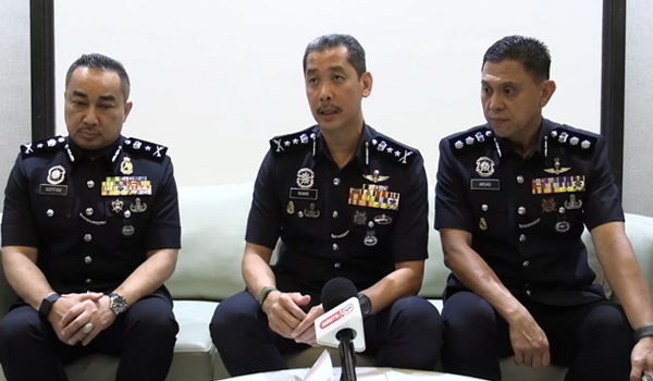 0102 KT POLIS PUKUL