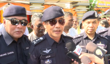 0102 PRK POLIS TAHAN LELAKI