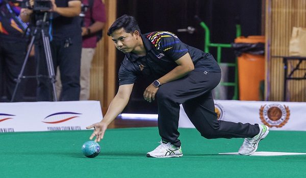 KUALA LUMPUR, 18 Feb -- Aksi pemain negara Izzat Shameer Dzulkeple ketika menentang pemain New Zealand Shannon Mcilroy dalam kategori lelaki perseorangan pada perlawanan akhir Kejohanan Boling Padang Jemputan 7 Negara di Stadium Juara Bukit Kiara hari ini.

Malaysia menewaskan New Zealand dengan keputusan tie-break 3-0.

-- fotoBERNAMA (2026) HAK CIPTA TERPELIHARA