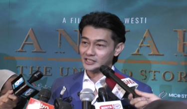 Pelakon utama, Farid Kamil yang memegang watak Datuk Seri Anwar Ibrahim pada sidang media filem ANWAR The Untold Story di W Hotel, Kuala Lumpur.