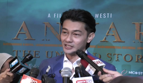 Pelakon utama, Farid Kamil yang memegang watak Datuk Seri Anwar Ibrahim pada sidang media filem ANWAR The Untold Story di W Hotel, Kuala Lumpur.