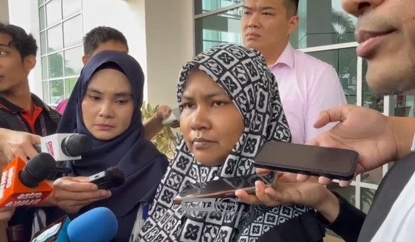 Nor Nadia Abdul Majid balu kepada Amirul Hafiz Omar yang maut dalam kemalangan di Jalan Raya Barat, Klang
